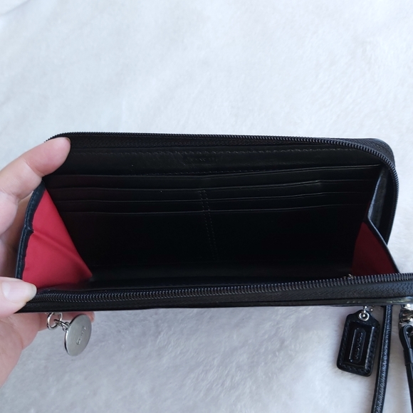 Coach Red & Black Tartan Zip Around Acordian Wristlet Wallet - Picture 11 of 13